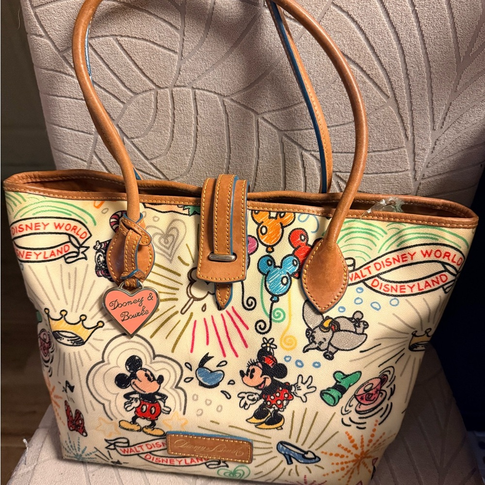 Vintage Disney Dooney & Bourke Med. Tote Bag w/heart tag